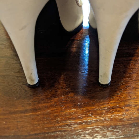 Vintage N.Y.L.A Leather Heels - Picture 10 of 10